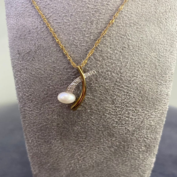 CZ & Pearl Pendant - 9ct Yellow Gold